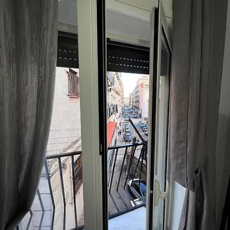 La Casa Di Ale 69 * نابولي